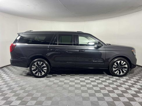 Used 2025 Ford Expedition Max Platinum w/ Driver's Package image 7