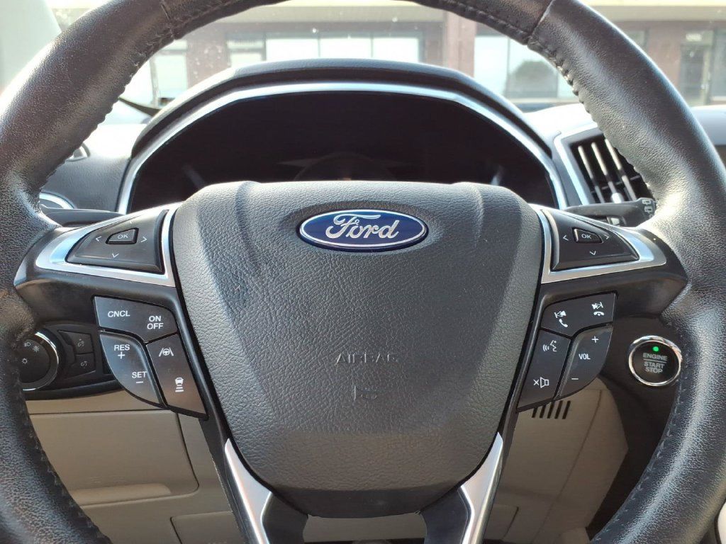 Used 2020 Ford Edge Titanium w/ Equipment Group 301A AWD/4WD image 23