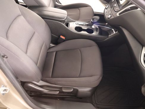 Used 2022 Chevrolet Malibu LT FWD image 13