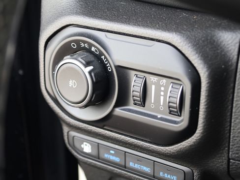 Used 2021 Jeep Wrangler Unlimited Sahara image 15