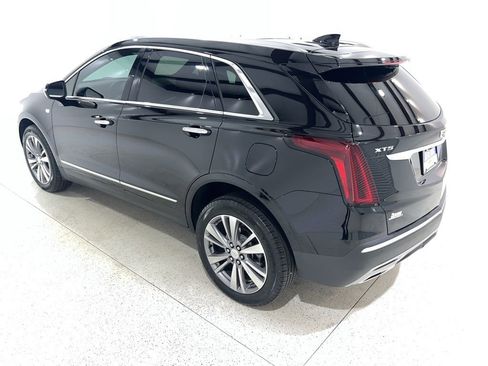 Used 2020 Cadillac XT5 Premium Luxury FWD image 3