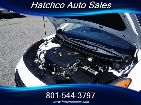 Used 2013 Hyundai Elantra GT w/ Touch & Go Pkg FWD image 10