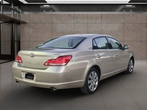 Used 2005 Toyota Avalon XL image 18