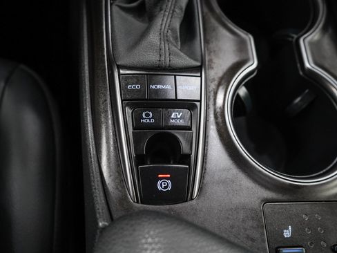 Used 2023 Toyota Camry XLE FWD image 23