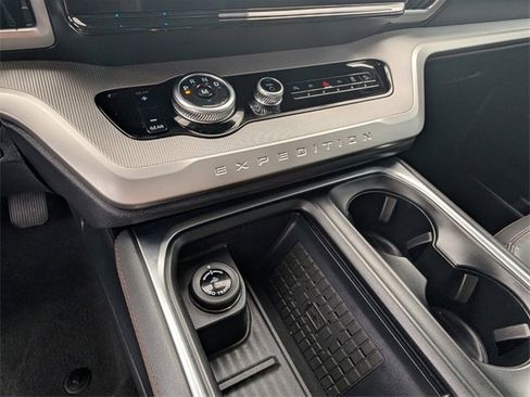 Certified 2025 Ford Expedition Active image 11