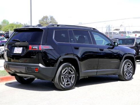 New 2026 Jeep Cherokee Laredo image 5