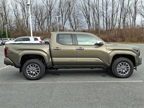New 2025 Toyota Tacoma Limited image 4
