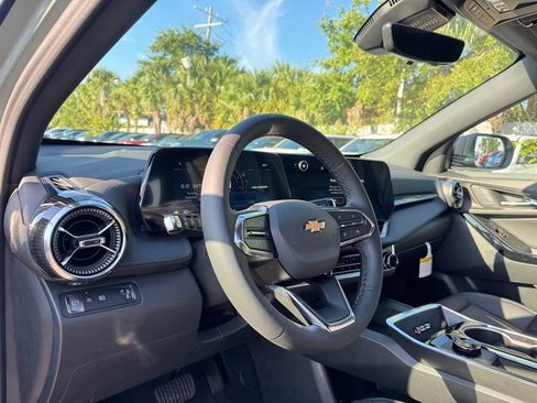 New 2026 Chevrolet Equinox LT w/ Convenience Package II FWD image 25