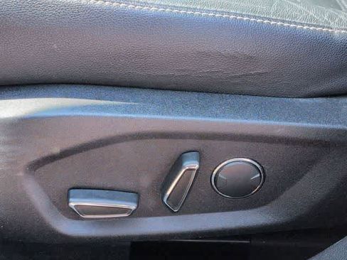Used 2018 Ford Fusion SE w/ Fusion SE Technology Package FWD image 16