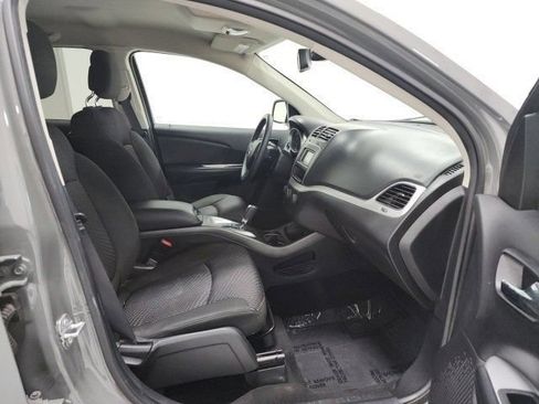 Used 2020 Dodge Journey SE FWD image 11