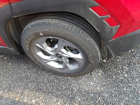 Certified 2023 Hyundai Tucson SE image 3