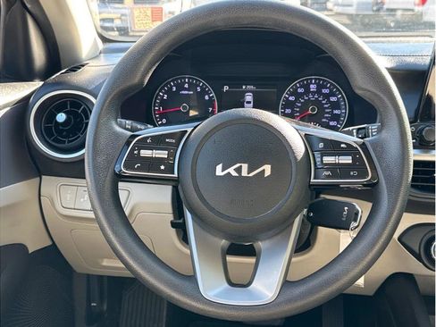 Used 2022 Kia Forte LXS w/ LXS Technology Package image 16