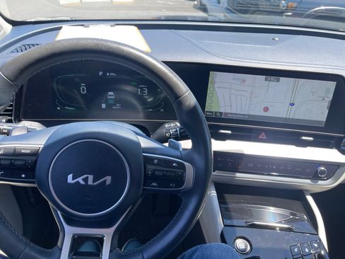 Used 2023 Kia Sportage EX AWD/4WD image 7