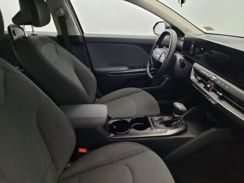 Used 2025 Kia K4 FWD image 21