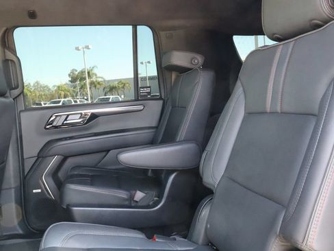 Used 2025 Chevrolet Suburban RST w/ Comfort Package RWD image 37