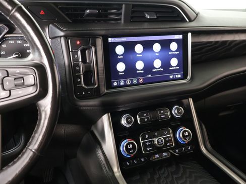 Used 2021 GMC Yukon XL Denali w/ Advanced Technology Package AWD/4WD image 5