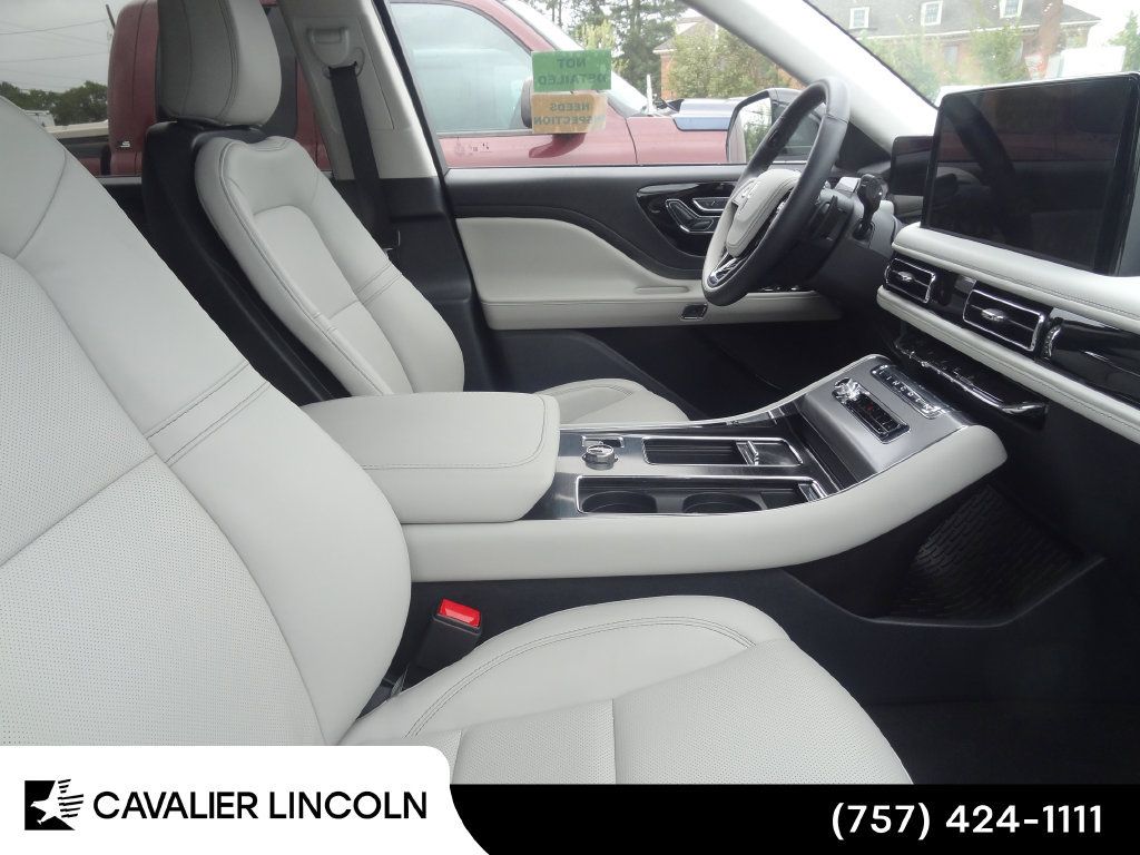 Used 2026 Lincoln Aviator AWD image 9