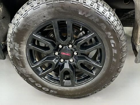 Used 2024 GMC Sierra 1500 Elevation w/ Elevation Premium Package AWD/4WD image 32