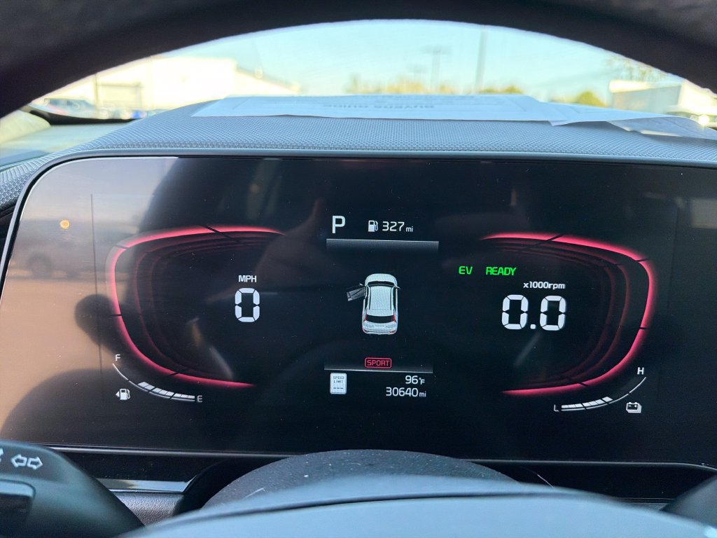 Used 2025 Kia Niro EX FWD image 24