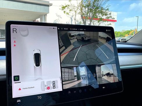 Used 2021 Tesla Model Y Long Range image 2