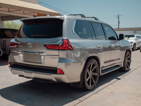 Used 2017 Lexus LX 570 4WD w/ Luxury Package image 3