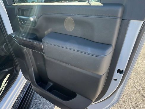 Certified 2022 Chevrolet Silverado 2500 LTZ w/ LTZ Plus Package image 19