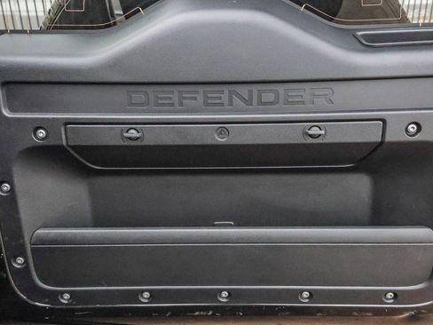 Used 2023 Land Rover Defender 130 X image 27