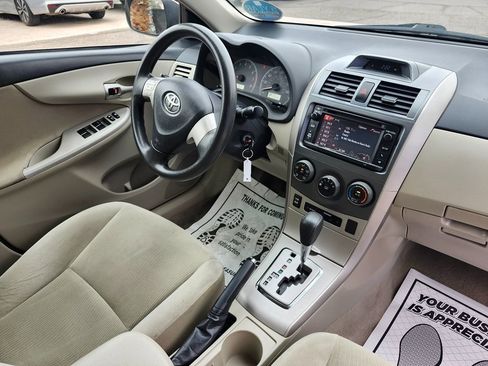 Used 2013 Toyota Corolla LE FWD image 21