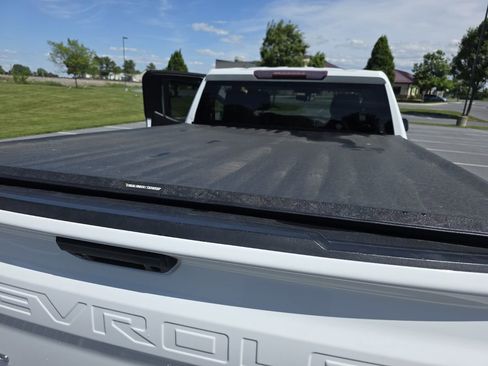 Used 2020 Chevrolet Silverado 1500 LT AWD/4WD image 16