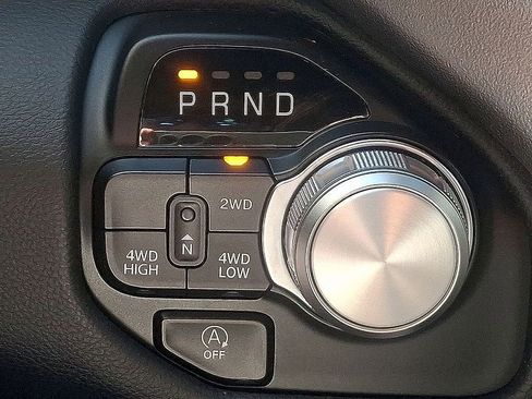 Used 2024 RAM 1500 Laramie image 14