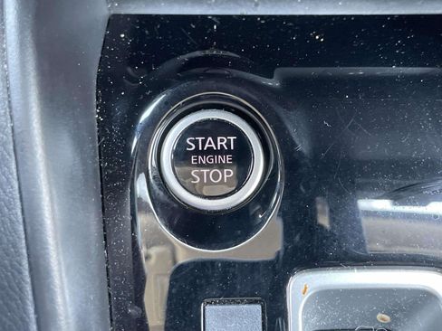 Used 2025 Nissan Versa SV FWD image 29