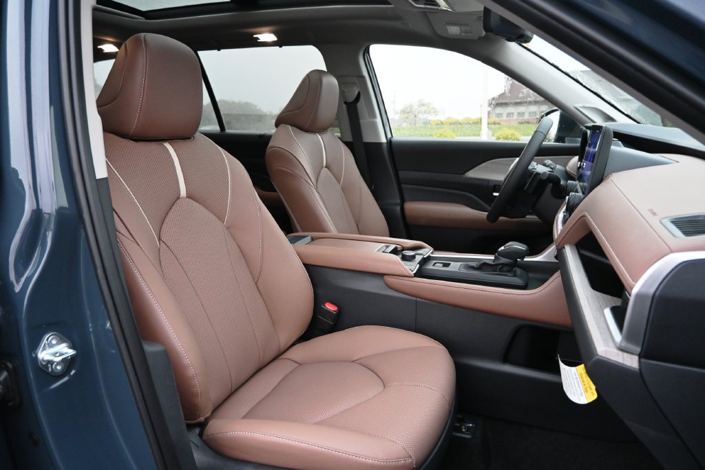 New 2026 Toyota Grand Highlander AWD image 15