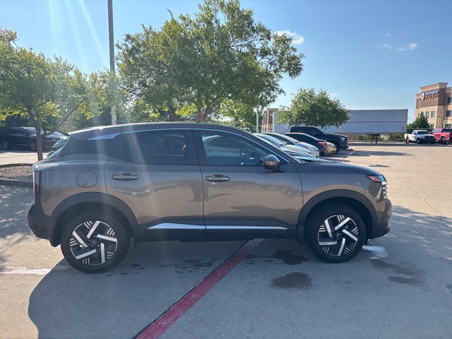 Used 2025 Nissan Kicks SV w/ Interior Electronics Package FWD image 4