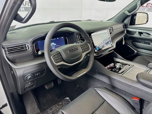 New 2026 Jeep Grand Wagoneer 4WD w/ Premium Group I image 9