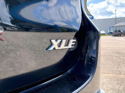 Used 2017 Toyota Highlander XLE AWD/4WD image 9