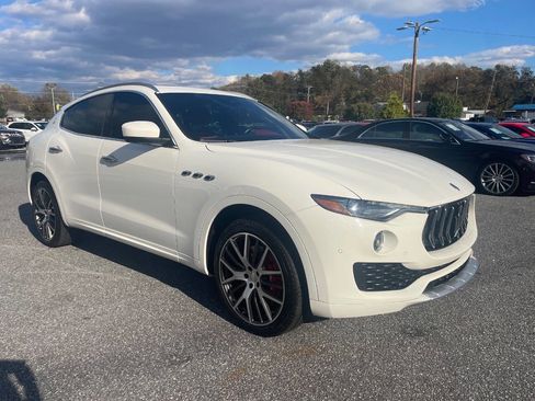 Used 2017 Maserati Levante S image 7