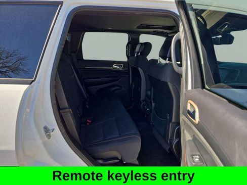 Used 2016 Jeep Grand Cherokee Laredo 75th Anniversary image 10