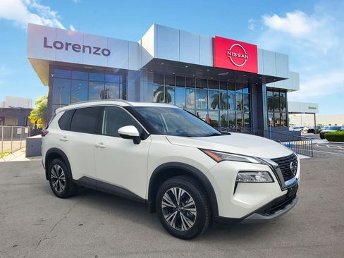 Used 2021 Nissan Rogue SV w/ Premium Package image 3