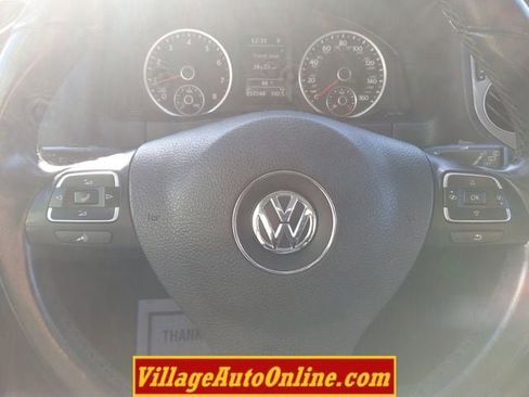 Used 2016 Volkswagen Tiguan SE image 41