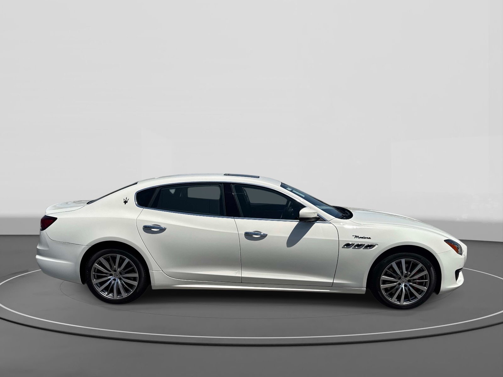 Used 2022 Maserati Quattroporte Modena RWD image 3