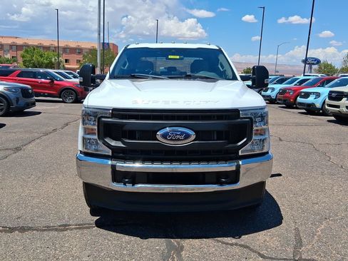 Used 2022 Ford F250 XL w/ Power Equipment Group AWD/4WD image 8