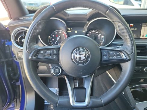Used 2023 Alfa Romeo Stelvio Ti image 15