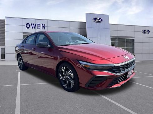 Used 2025 Hyundai Elantra Sport FWD image 8