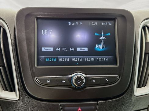 Used 2018 Chevrolet Malibu LS image 17