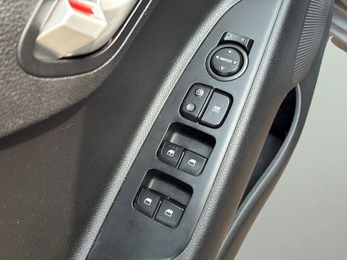 Used 2022 Kia Rio S FWD image 21