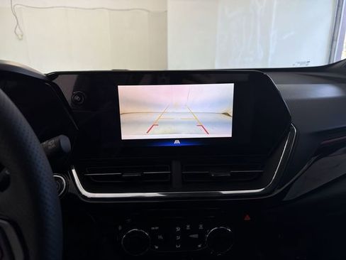 New 2026 Chevrolet Trax RS w/ Sunroof Package image 28