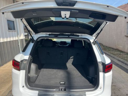 Used 2025 Chevrolet Blazer LT image 32