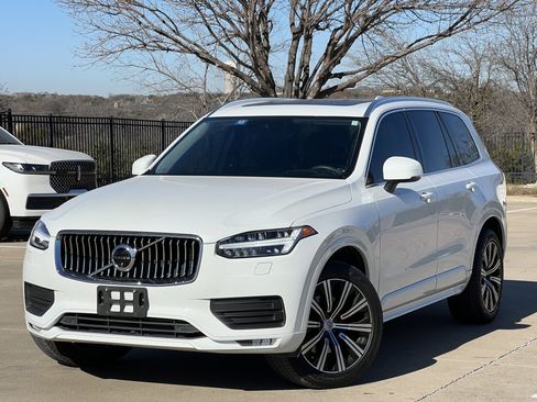 Used 2020 Volvo XC90 T6 Momentum image 2