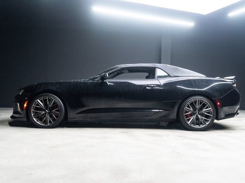 Used 2018 Chevrolet Camaro ZL1 RWD image 19