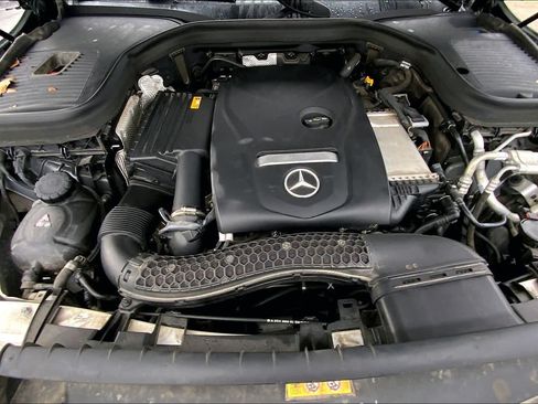 Certified 2019 Mercedes-Benz GLC 300 image 30